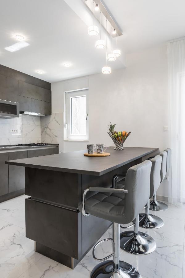 Elysian Zen Luxury Apartment - Two Bedroom Apartment With Terrace And Sea View Split Exterior foto